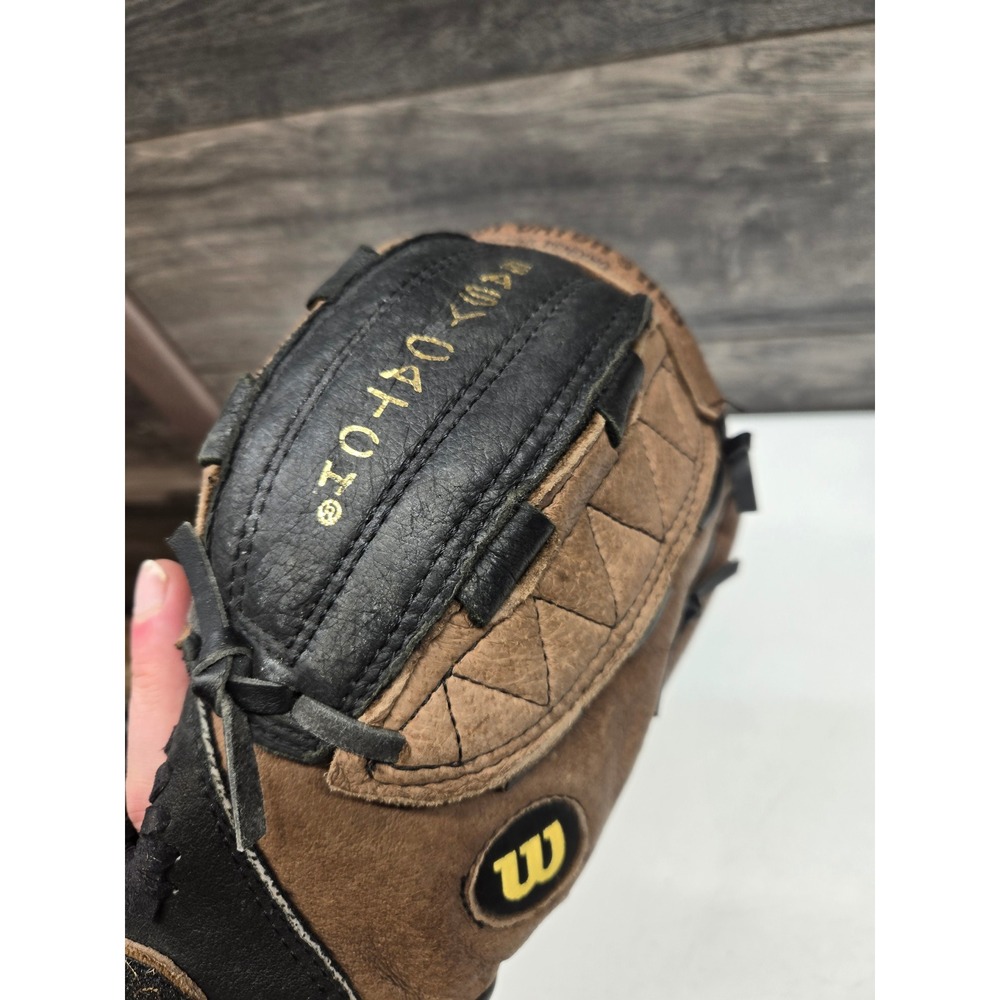 Wilson EZ Catch 10.5" Baseball Glove Brown Black Leather Youth RHT A0425 MLB
